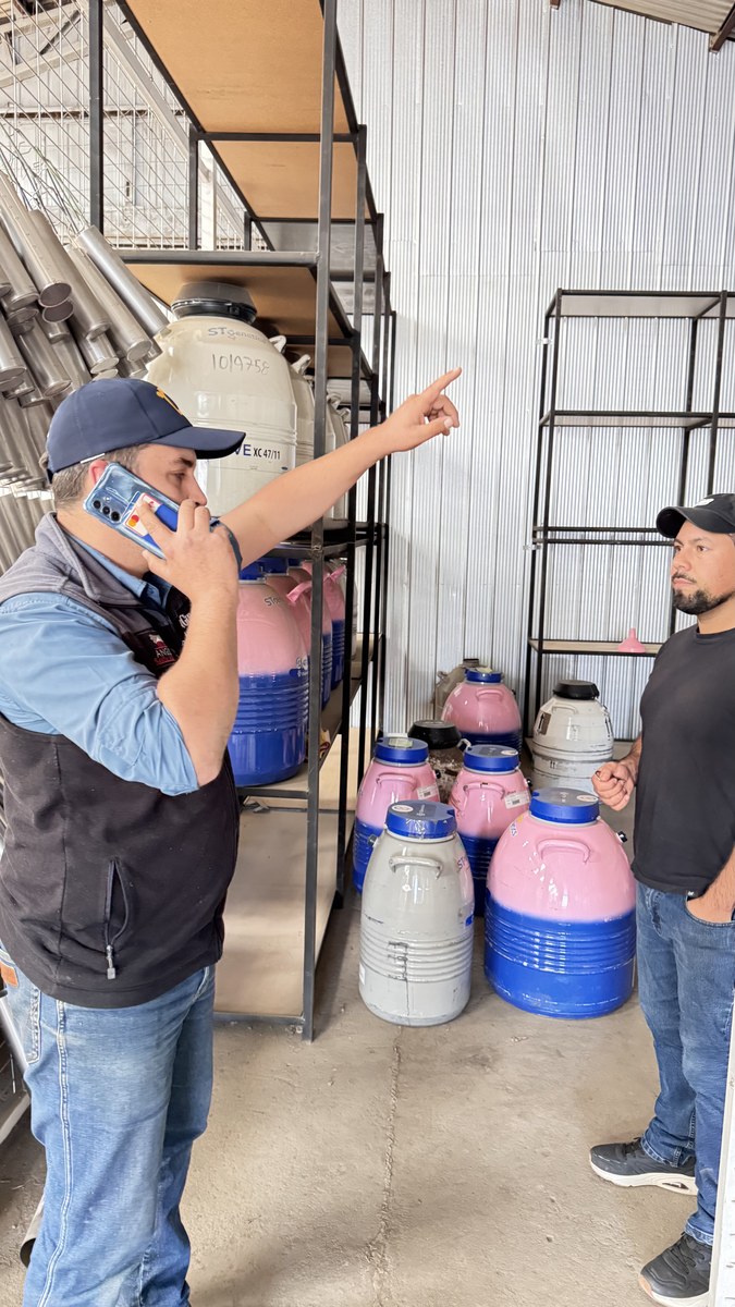 Felipe González - Revisando termos de semen